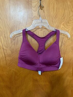 Old navy active high support Women’s Racerback Molded Cup Sports Bra - Berry 36c